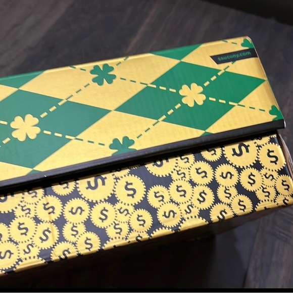 Saucony Kinvara 12 St. Patrick’s Pattys Day Clover Green shoes sneakers Mens 9.5 - Picture 15 of 16